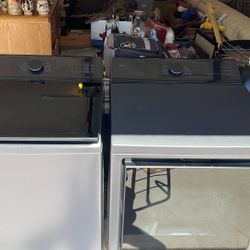 Like New Washer And Electric Dryer Lg 