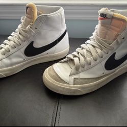 Nike Blazer Mid 77 Shoes Women’s size 7