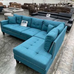 New Sectional Couch / Free Delivery 