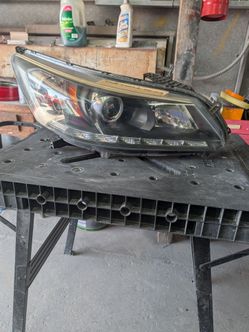 Honda Accord right headlight 2013  2014  2015