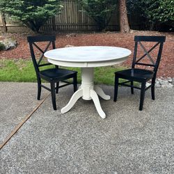 Round Dining Table - Very Good Condition
