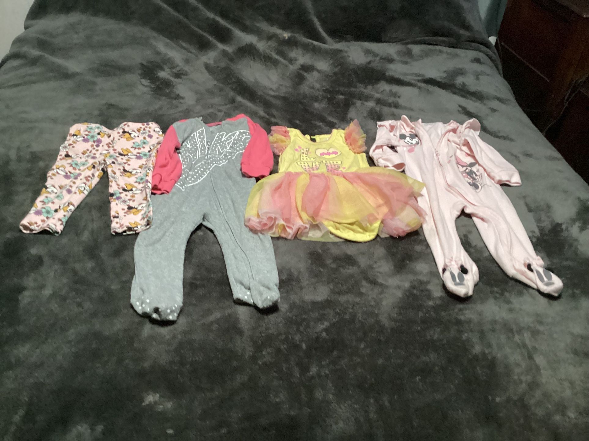 Infant Girls Onesies Size 9Months 24 Pieces