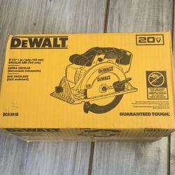 DEWALT 20V MAX Cordless 6.5 in. Sidewinder Style Circular Saw (Tool Only)