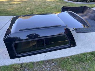 Ford 6.5’ LEER XL Fiberglass Canopy / Shell + BedRug (Fits Ford F-150)