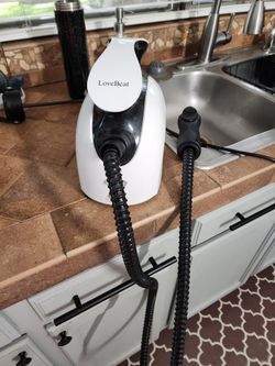 Steam cleaner with 3 accessories. Avondale