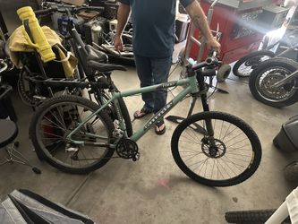 Cannondale F800 Bicycle 