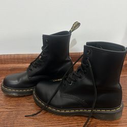 Dr. Martens 
