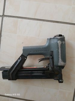 SENCO PW STAPLER
