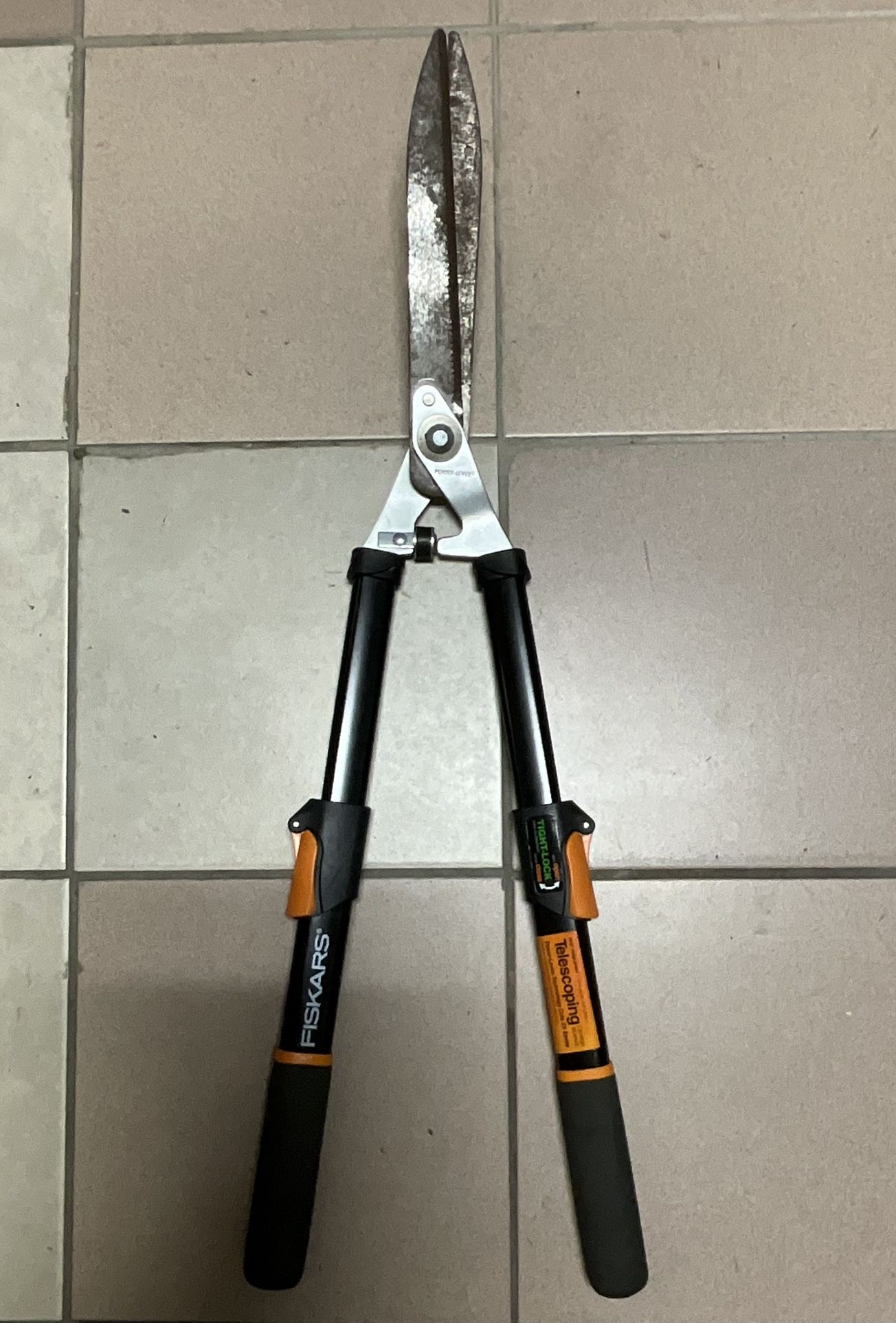 FISKARS Power-Lever Hedge Shears 26"-33" - Model 9169