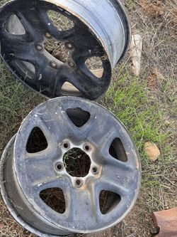 2016 Toyota Tundra Steel Wheels With Lugnut Cover