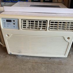 10,000 BTU GE Window Unit A/C Air Conditioner, 2006, Works Good
