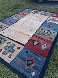 VERY NICE LARGE AREA RUG
