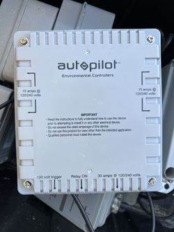 Spartan Titan Auto Pilot 4 Light Controller 120/240 V MLC For Grow Light 