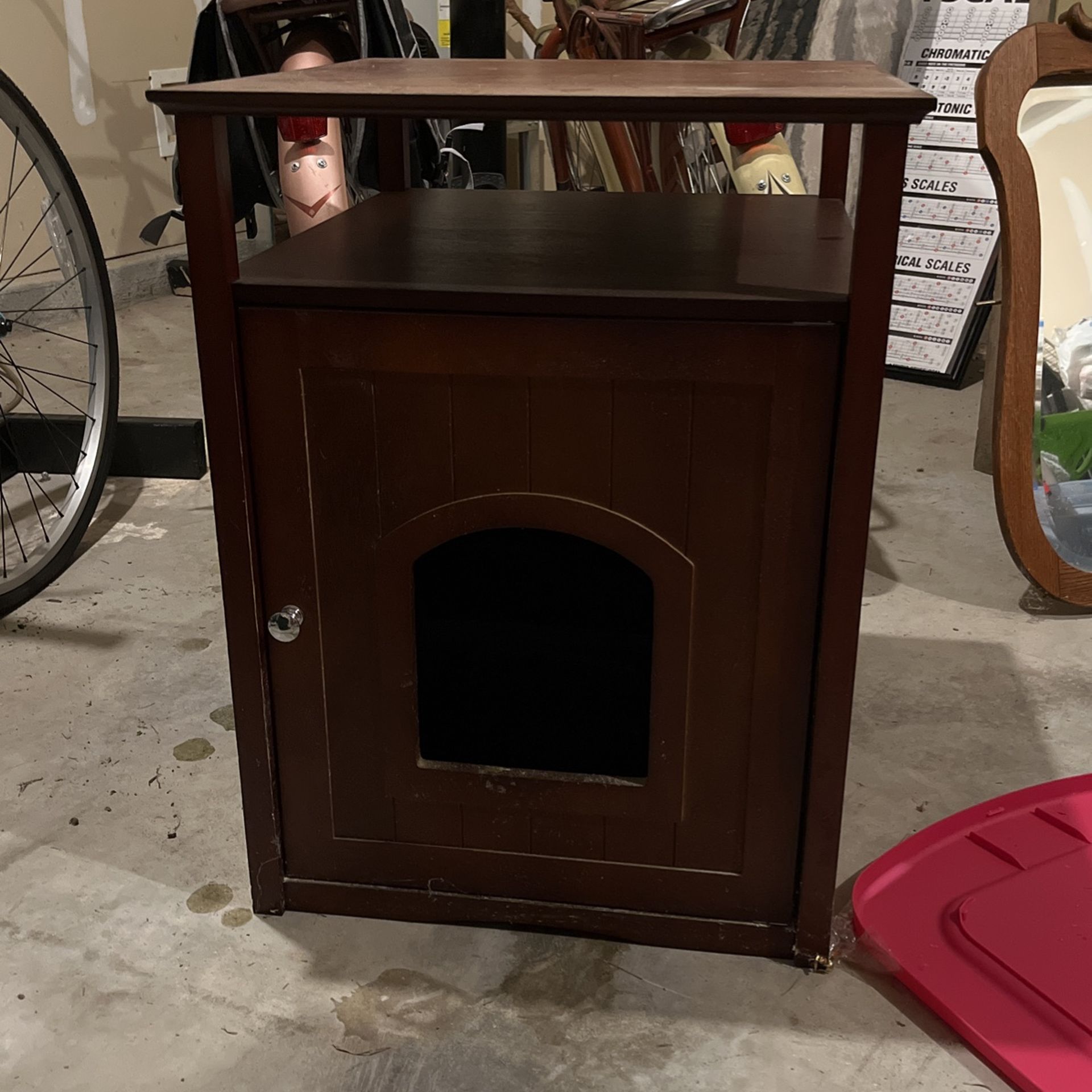 small hutch, pet hideaway/ cat litter box concealer