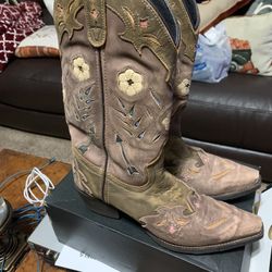 Women’s , Ladies Cowboy , Western Boots. Size 9m . Laredo 