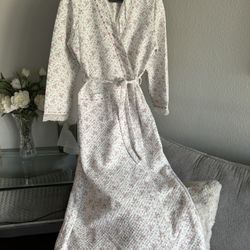 Moving, Women’s Long Kimono Robe Size M