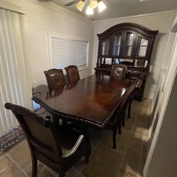 Antoinette Collection by Steve Silver Dining Room Set / Formal Dining Table With Chairs / Table & Chairs / Dining Set / Dining Room Set / China Cabine