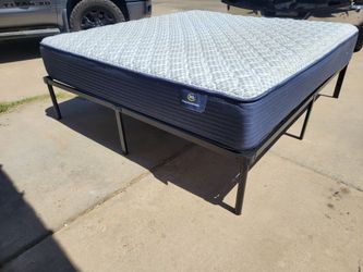 SERTA KING MATTRESS
