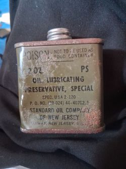 WW2 2oz vintage oil can