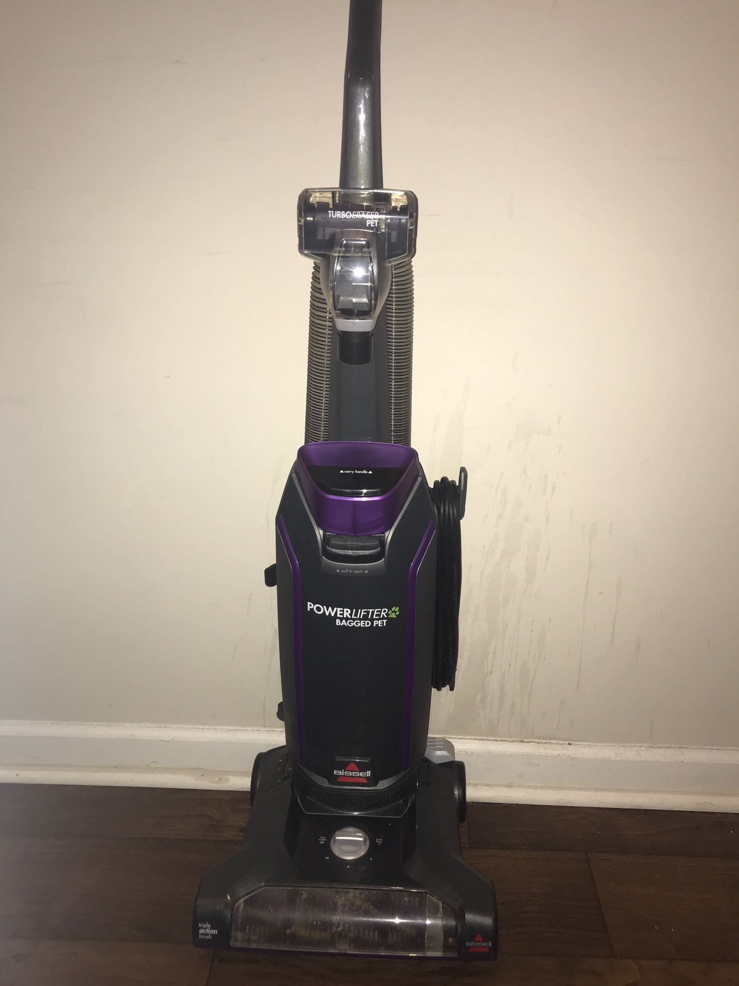 Powerlifter™ Pet Bagged Vacuum Cleaner | 2019