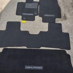 Brand New Toyota Highlander Floormat Set