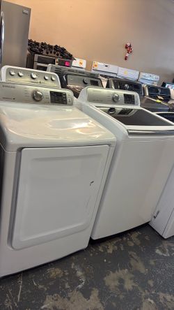 Nice Samsung washer and gas dryer set
