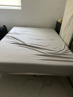 Queen size mattress with platform stand