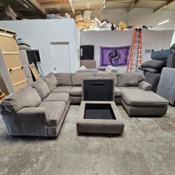 Can Deliver! Clean Sectional Sofa Couch With Chaise & Ottoman