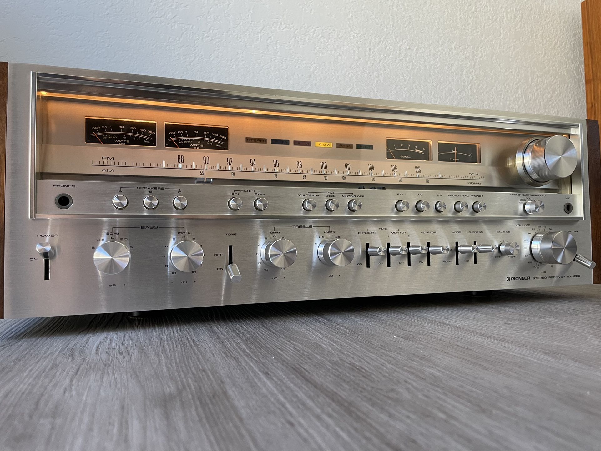 Pioneer SX-1280 Stereo Receiver 185 Watts/channel near Mint