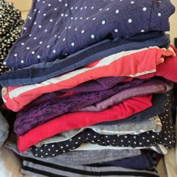 Maternity Clothes Size Small 35 Pieces