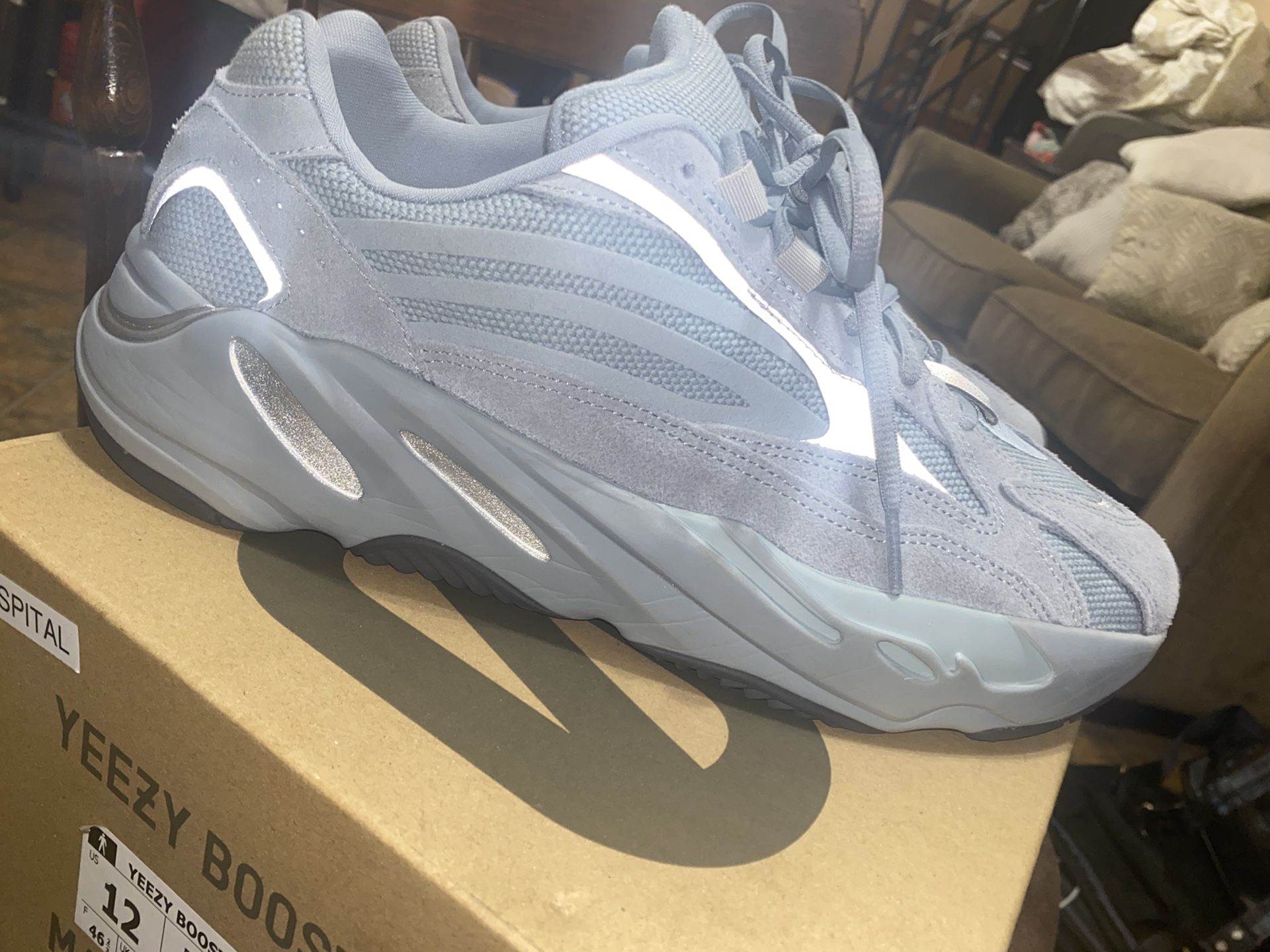 Yeezy 700 Hostpital blue size 12