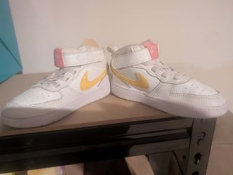Nike girls shoes