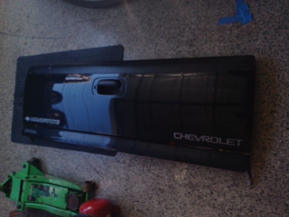 99 Chevy Tailgate
