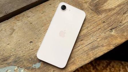 iPhone 17 e flawless condition