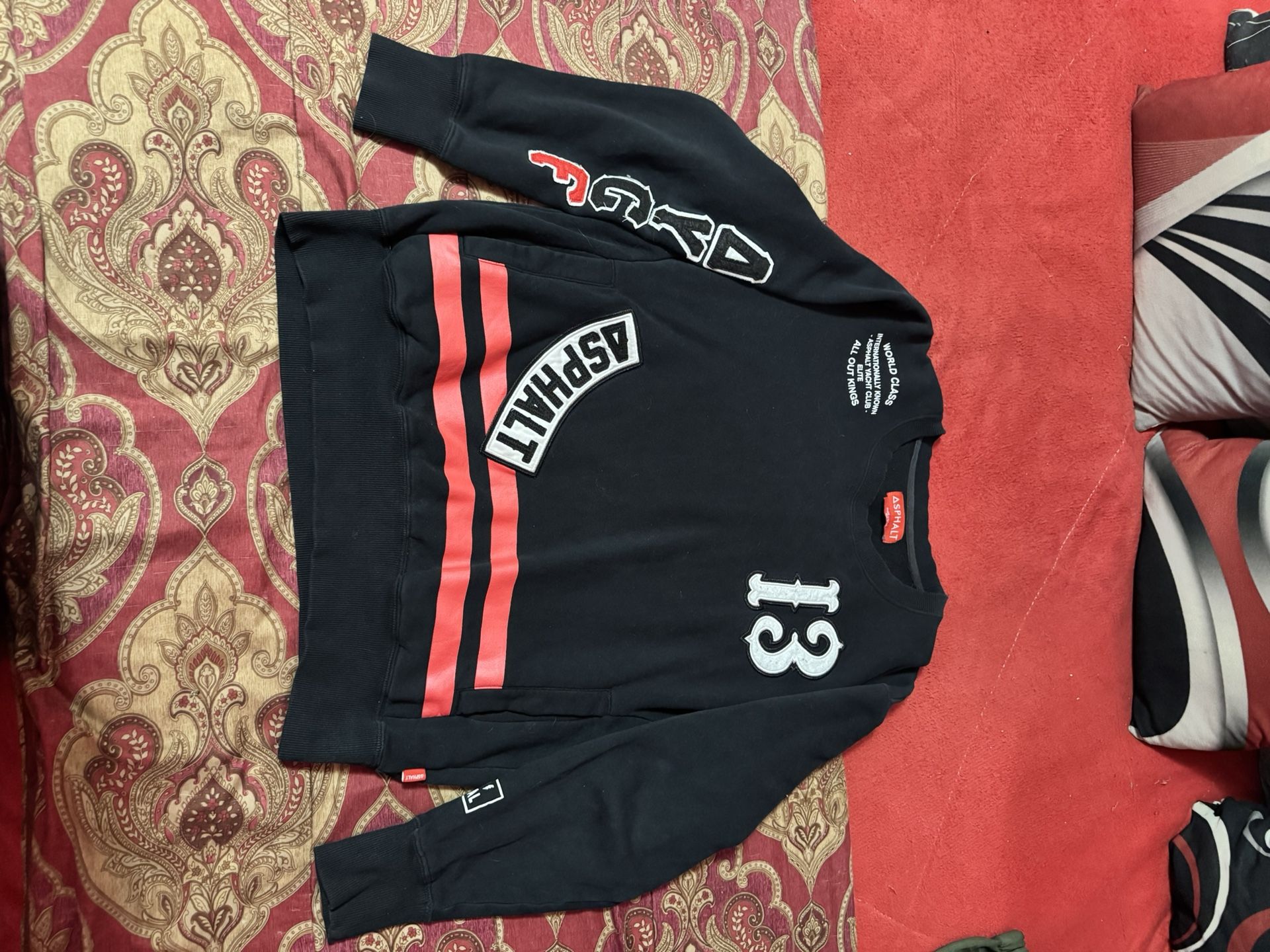 Nice MEDIUM SWEATER $10