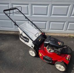 Toro 22” Recycler 6.75hp 149cc FWD Self-Propelled Lawn Mower