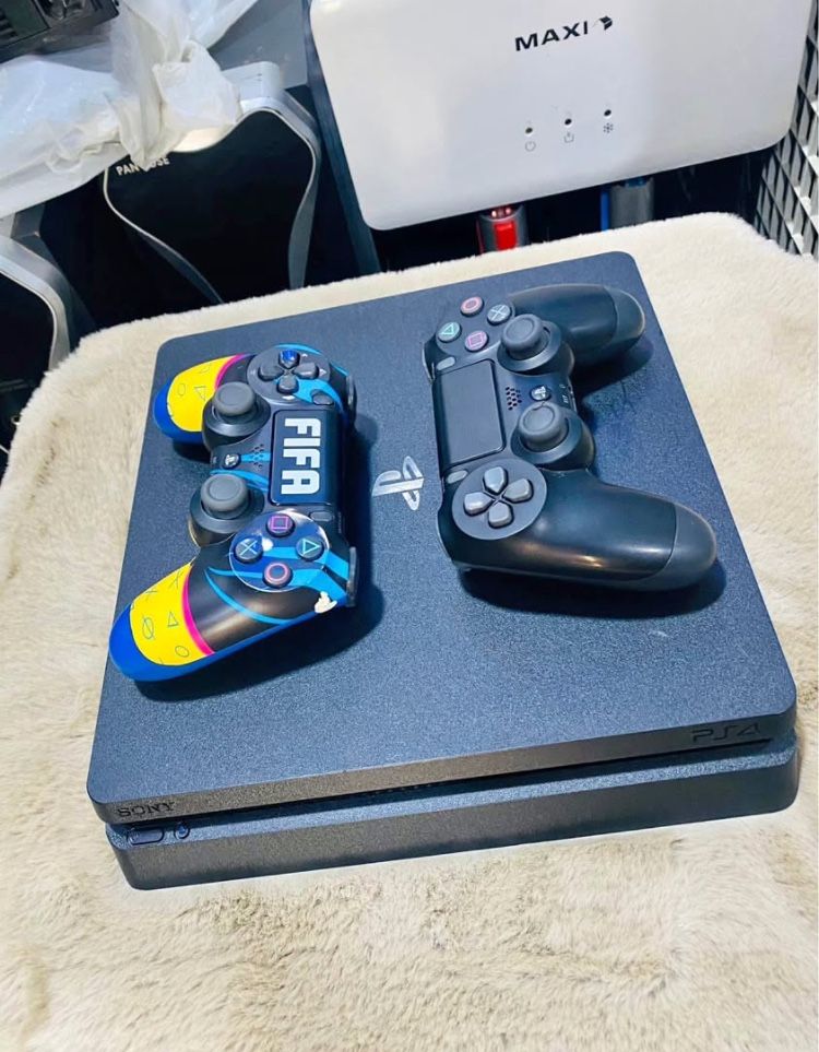 Ps4 /| 2pads |/1Game