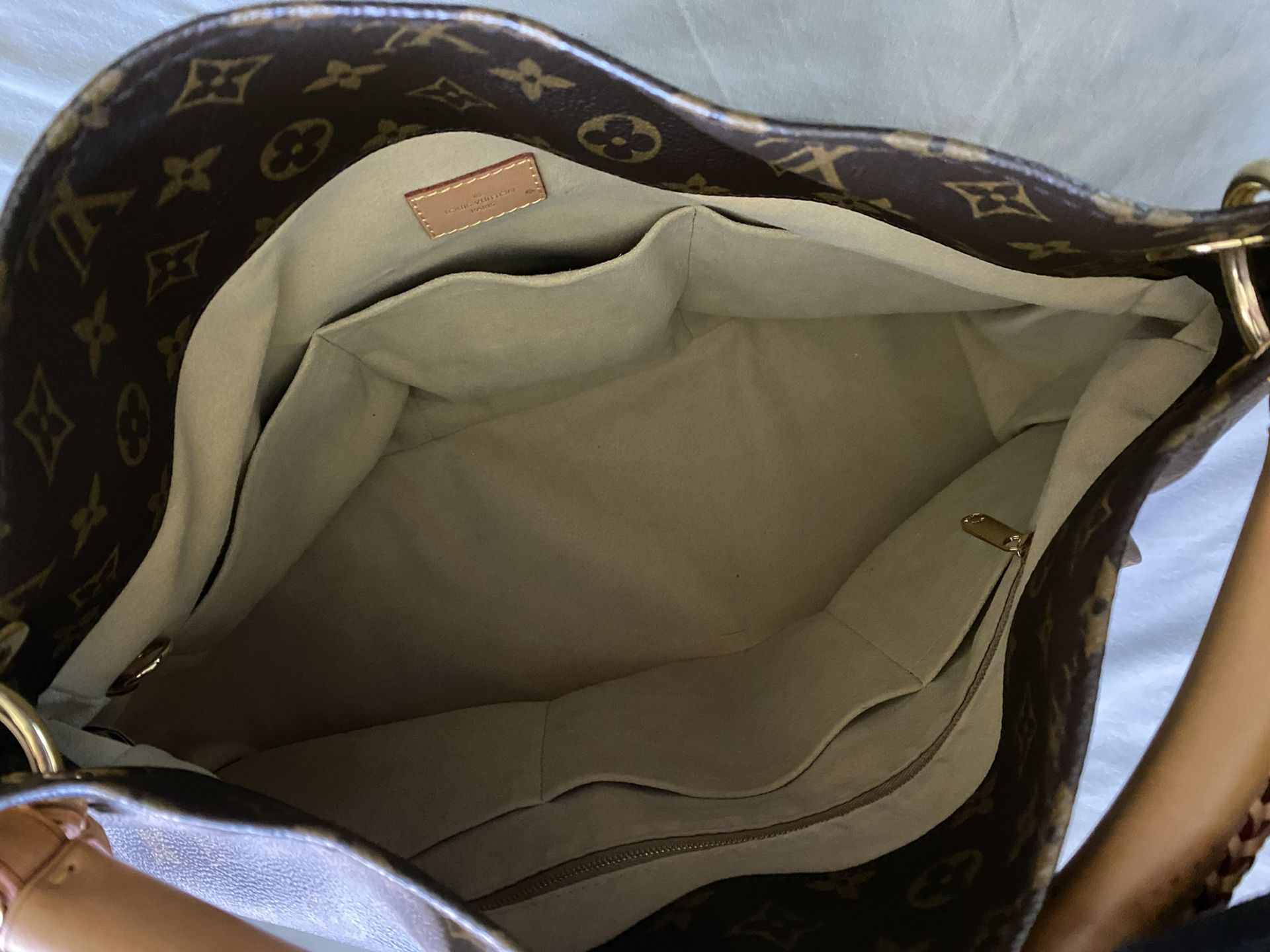 AUTHENTIC LV LOUIS VUITTON ARTSY MM + W/ DUST BAG & LV SHOPPING BAG for Sale  in Lake Villa, IL - OfferUp