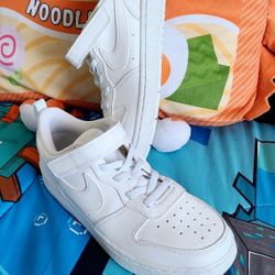 2Y Nike Court Borough 