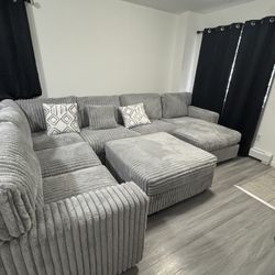 7 SEAT SECTIONAL GREY 