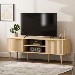 Tv Stand / Entertainment Center 