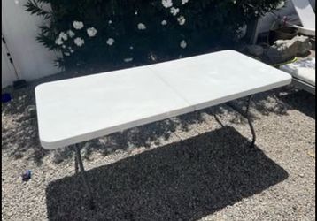 6 FT Plastic Folding Table