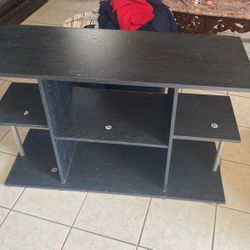 Mueble Negro  $10.00 