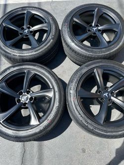 19” oem tesla model y 19 inch black rims Tesla y