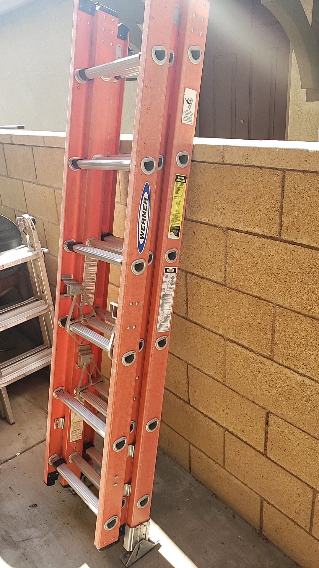 Warner 16 ft 3 sectional ladder Make Offer