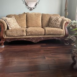 Broyhill Couch and Loveseat 