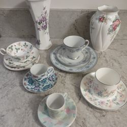 Fine bone China. Various Single Sets and Vases. 