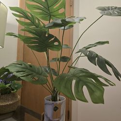 Der Rose 28" Fake Plants Tall Artificial Monstera Faux Plants in Pot