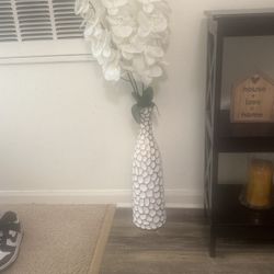 Floor Vase With Flower 