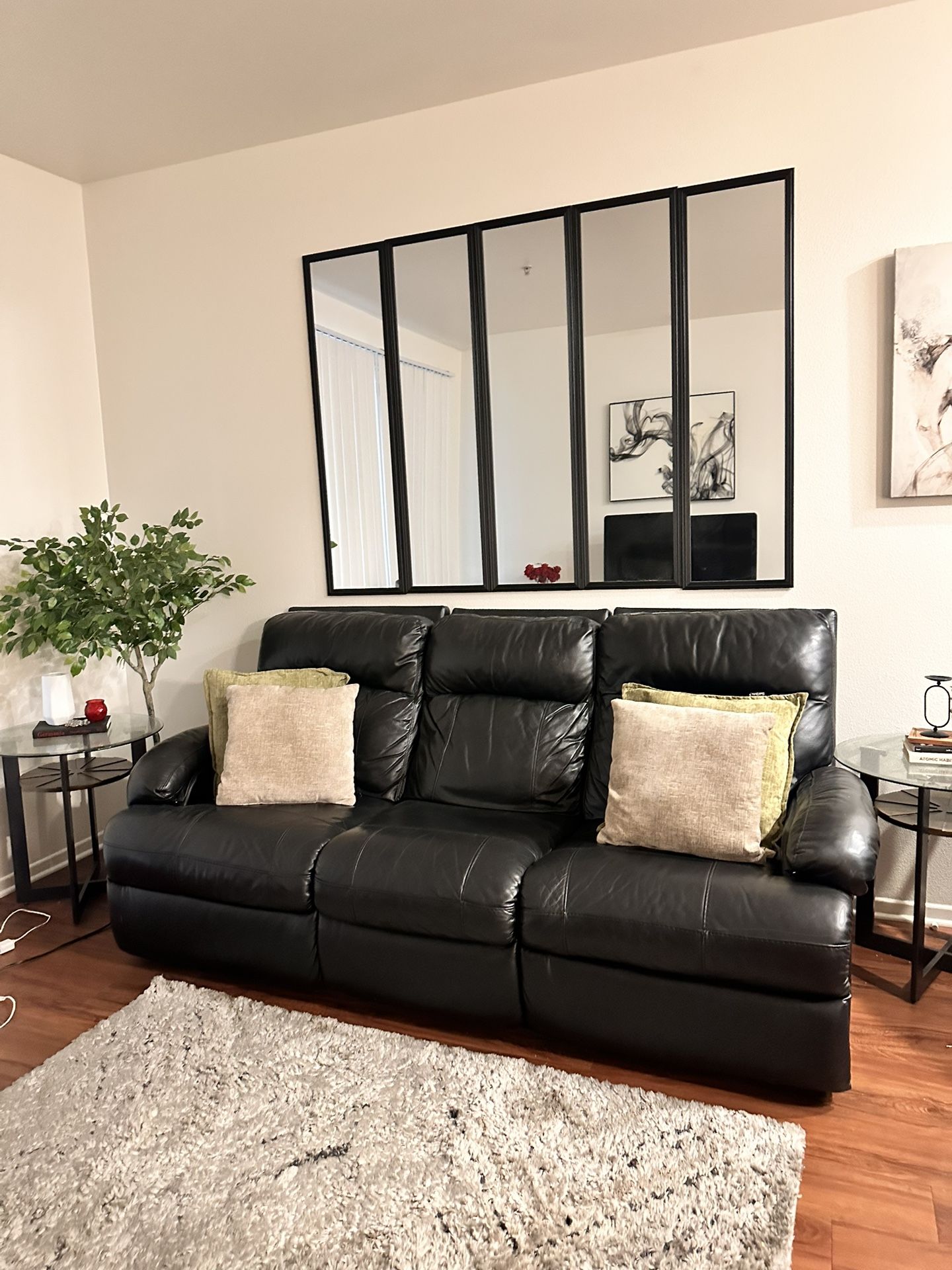 Black Leather Reclining Sofa – Excellent Condition